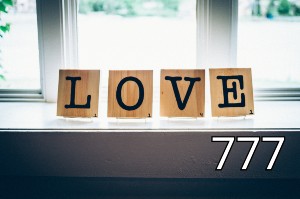 エンジェルナンバー777の恋愛の意味